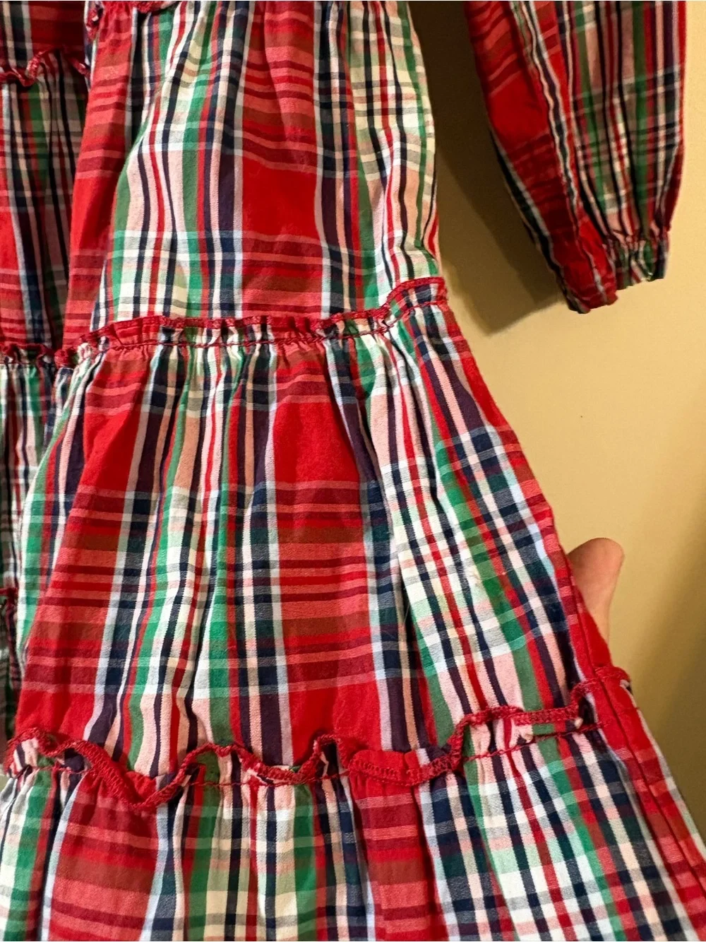 Crown & Ivy Kids dress size 6X festive‎ red green plaid smocked Tiered Dress